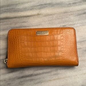 NWOT -Henri Bendel croc embossed leather zip wallet/clutch